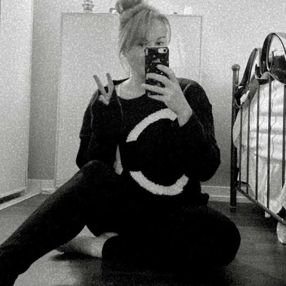 Super soft oversized - Calvin Klein sweater - Size M - Picture 2 of 4